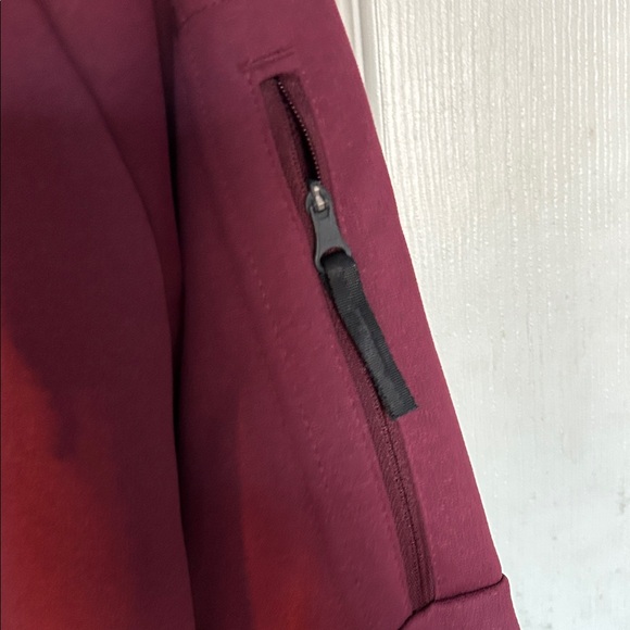 Nike Men's Burgundy Performance Jacket - Picture 5 of 7